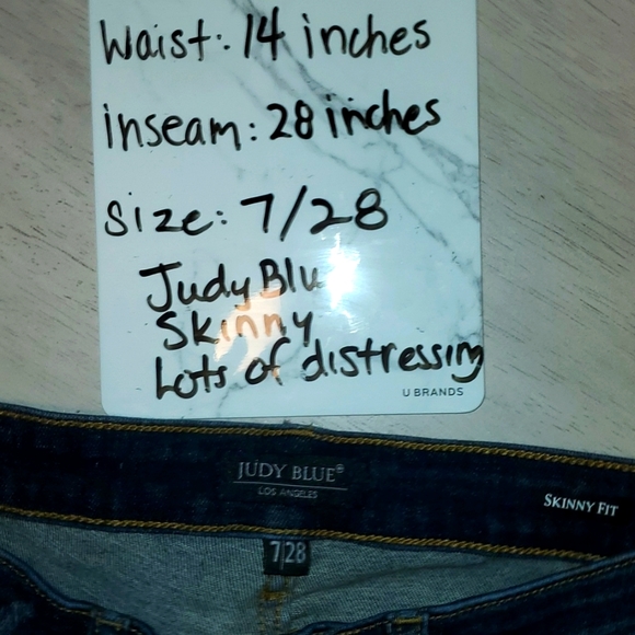 Judy Blue Skinny Jeans - Picture 2 of 4